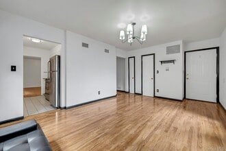 417 City Island Ave in Bronx, NY - Building Photo - Building Photo