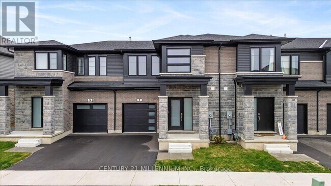 7 Saffron Way in Welland, ON - Building Photo - Building Photo