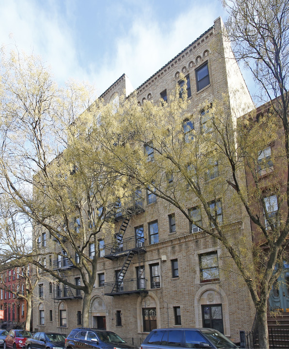 299 Adelphi St in Brooklyn, NY - Building Photo