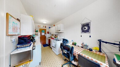 15 Governors Ave, Unit 19 in Medford, MA - Building Photo - Building Photo