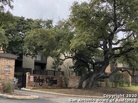 11815 Vance Jackson Rd in San Antonio, TX - Building Photo