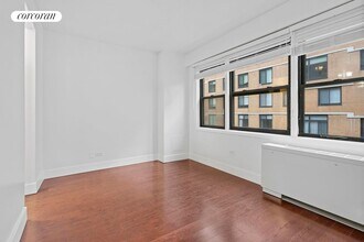 520 E 81st St in New York, NY - Building Photo - Building Photo