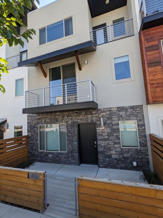 492 W 2200 N in Layton, UT - Building Photo