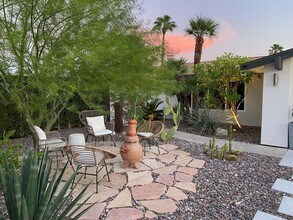 2885 E Venetia Rd in Palm Springs, CA - Building Photo - Building Photo