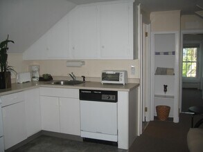 30 Young St, Unit Apt #3 in Newport, RI - Foto de edificio - Building Photo