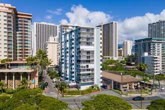 Makee 'Ailana in Honolulu, HI - Foto de edificio - Building Photo