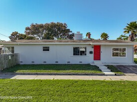 541 E Fee Ave in Melbourne, FL - Building Photo