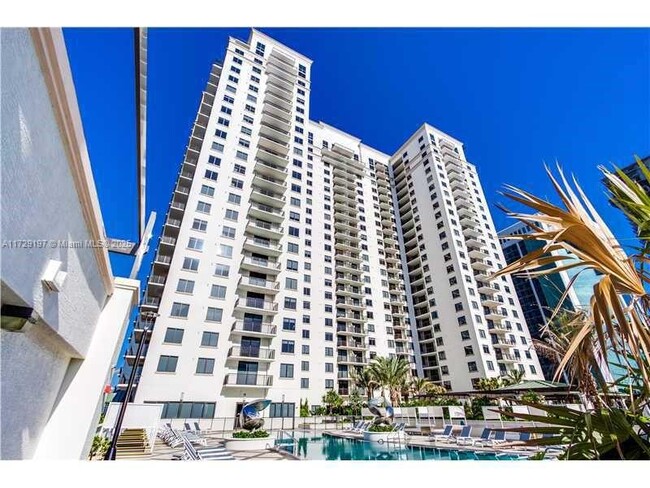 999 SW 1st Ave, Unit # UPH11 in Miami, FL - Building Photo - Building Photo