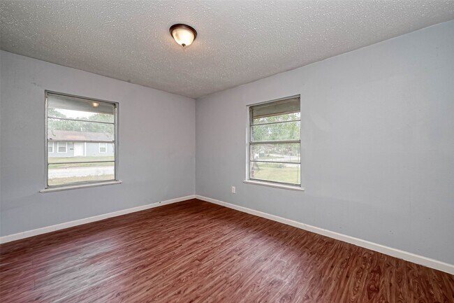 property at 5431 Willow Glen Dr