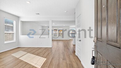 7611 Coral Ky Dr in Cypress, TX - Building Photo - Building Photo