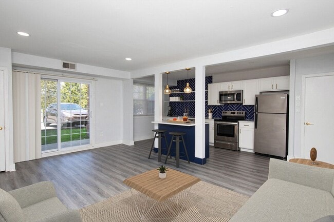 Dogwood Gardens Apartments in Norristown, PA - Foto de edificio - Building Photo