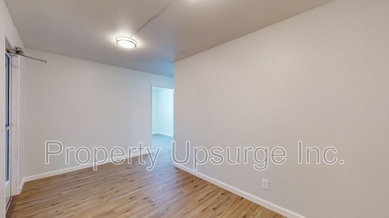 3462 Bechelli Ln in Redding, CA - Building Photo