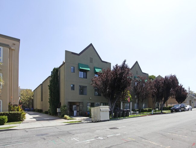 Carroll Inn in Sunnyvale, CA - Foto de edificio - Building Photo