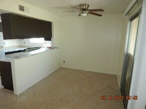 2185 Exeter Dr in Las Vegas, NV - Building Photo - Building Photo