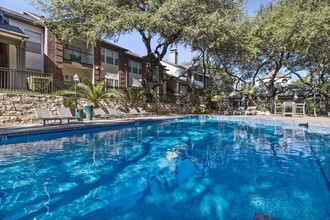 Charleston in San Antonio, TX - Foto de edificio - Building Photo