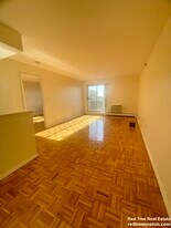 175 Freeman St, Unit 905 in Brookline, MA - Building Photo