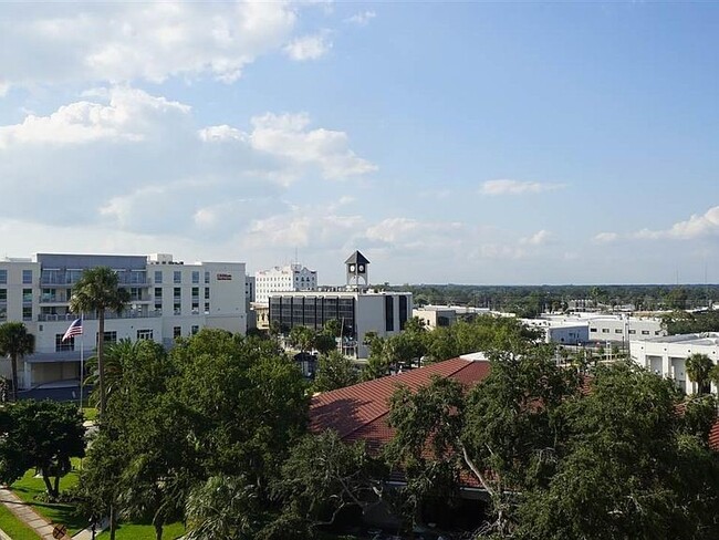 302 SE Broadway St in Ocala, FL - Building Photo - Building Photo