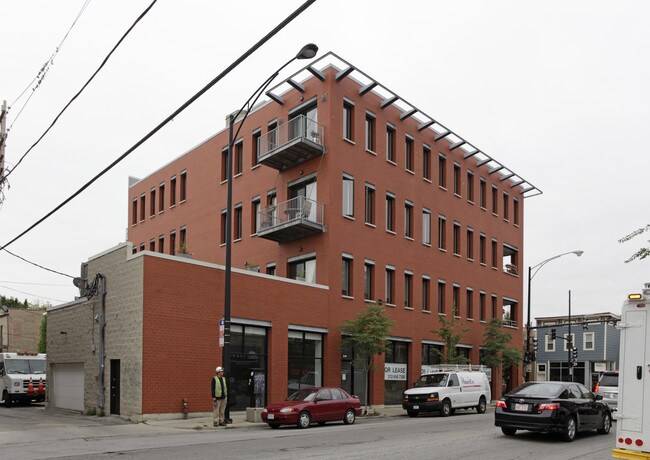 2149-2151 W Armitage Ave in Chicago, IL - Foto de edificio - Building Photo