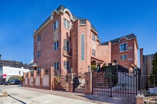 6315 Forest Ave in Ridgewood, NY - Building Photo