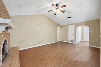 207 Evelyn St in Desoto, TX - Building Photo - Building Photo