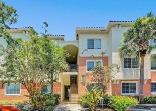 9857 Baywinds Blvd in West Palm Beach, FL - Foto de edificio - Building Photo