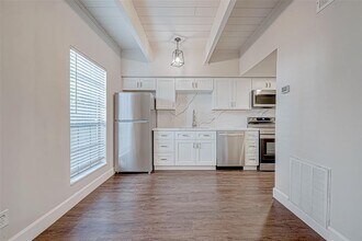 5374 Brownway St in Houston, TX - Building Photo - Building Photo