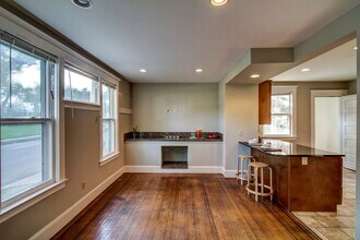 301 5th Ave SE in Minneapolis, MN - Building Photo - Building Photo