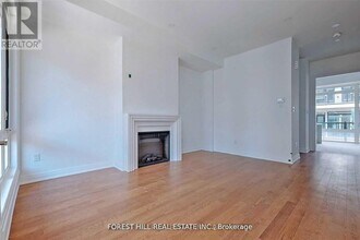 22 Banshee Ln in Richmond Hill, ON - Building Photo - Building Photo