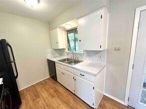 8109 Georgian Dr in Austin, TX - Building Photo - Building Photo