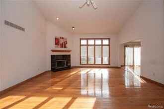2358 Saffron Ct in Troy, MI - Building Photo - Building Photo