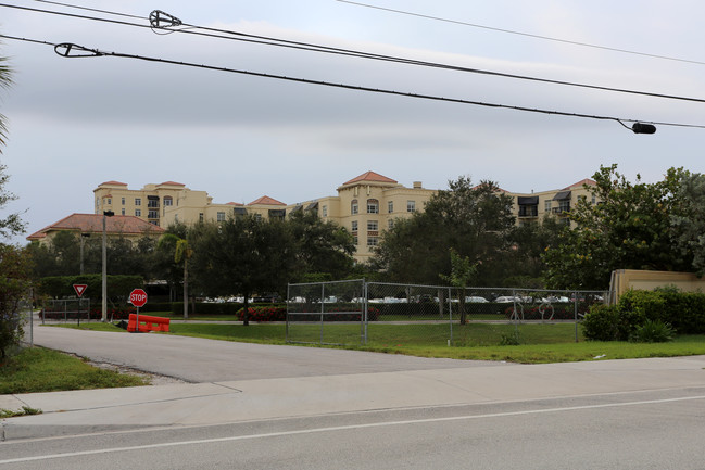 The Tradition of the Palm Beaches in West Palm Beach, FL - Building Photo - Building Photo