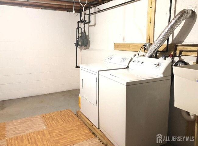 115 Dunham Ave in Edison, NJ - Building Photo - Building Photo