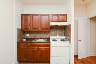 2737 N Spaulding Ave in Chicago, IL - Building Photo - Building Photo