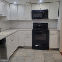 904 Timber Creek Rd in Lindenwold, NJ - Building Photo - Building Photo