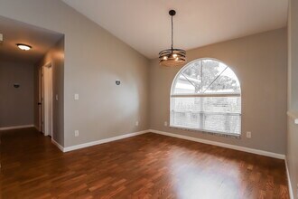 1826 Citrus Orchard Way in Valrico, FL - Foto de edificio - Building Photo