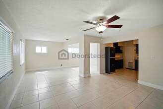 760 86th Ave N in St. Petersburg, FL - Building Photo - Building Photo
