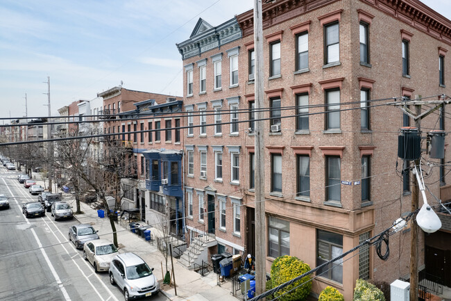 420 Madison St in Hoboken, NJ - Building Photo - Building Photo