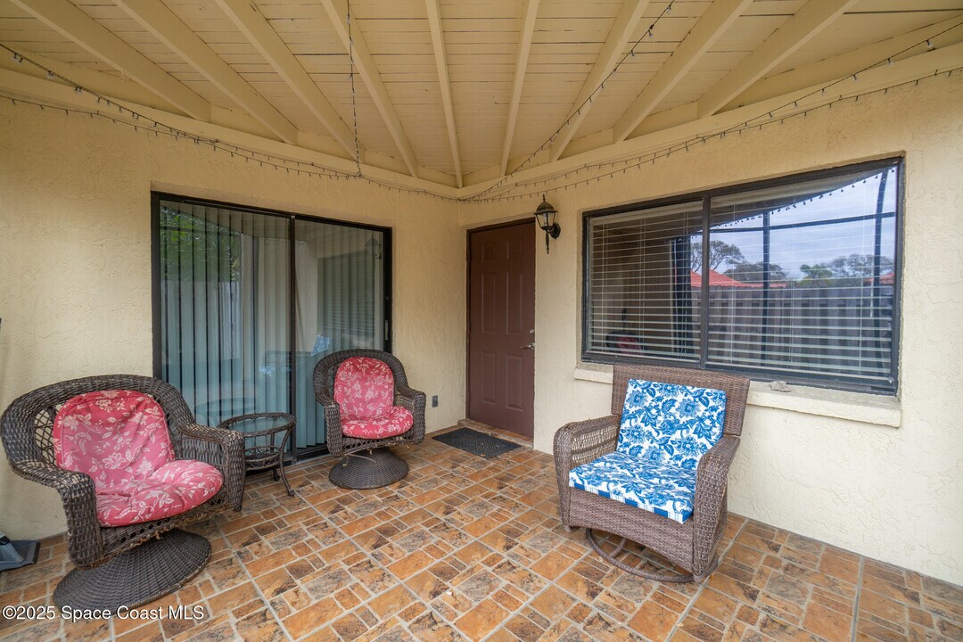 8753 Live Oak Ct in Cape Canaveral, FL - Building Photo