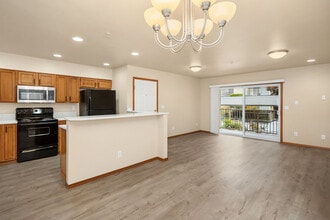 Chelsea Court Apartments in Kenmore, WA - Foto de edificio - Building Photo