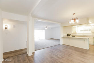 2956 N 50th Dr in Phoenix, AZ - Foto de edificio - Building Photo