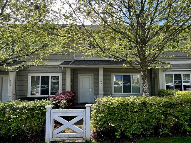 1675 Crescent View Dr in Nanaimo, BC - Building Photo - Building Photo