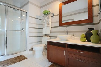 19 E Lake St in Chicago, IL - Building Photo - Building Photo