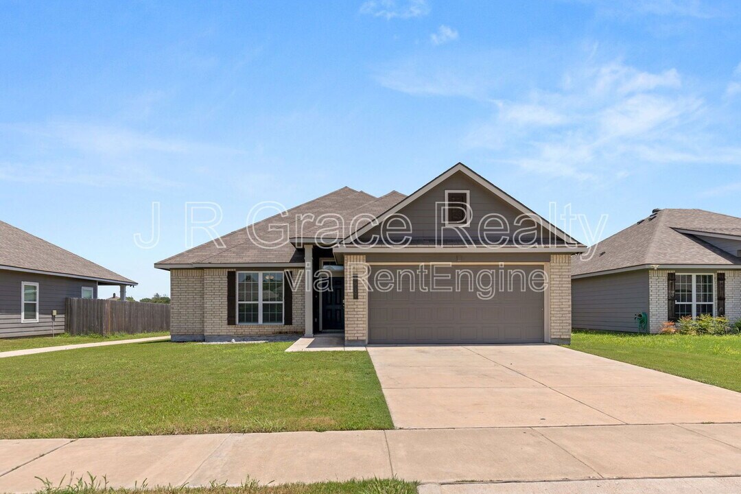 3917 Centerfire Rd in Waco, TX - Building Photo