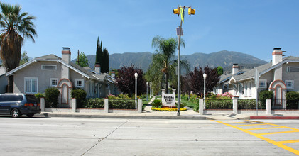 401 E Foothill Blvd in Monrovia, CA - Building Photo - Building Photo