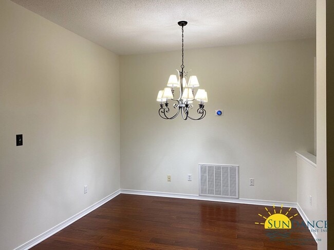 6268 Calle De Hidalgo in Navarre, FL - Building Photo - Building Photo