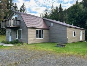 558 Bishop Brook Rd in Colebrook, NH - Building Photo - Building Photo