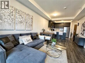 30 Hamilton St S in Waterdown, ON - Building Photo - Building Photo