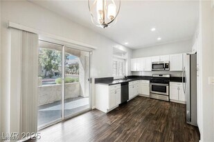 5112 Jordan Frey St in Las Vegas, NV - Building Photo