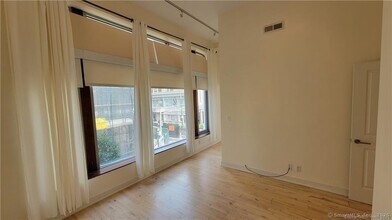 804 Chapel St in New Haven, CT - Building Photo - Building Photo