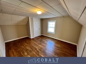 823 N 8th St in Manhattan, KS - Building Photo